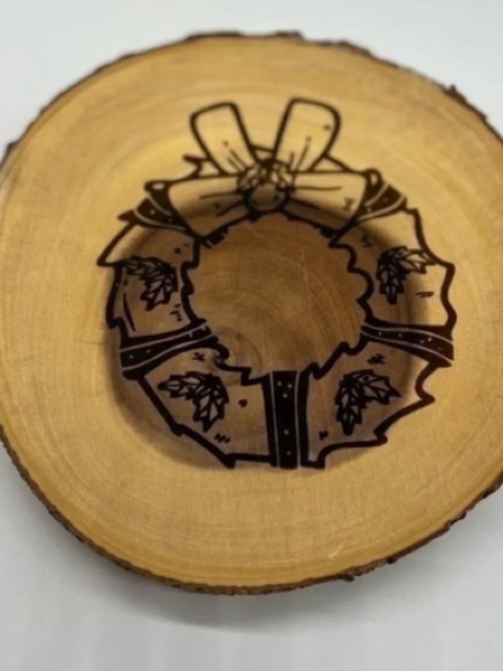 Wood Slice Wreath Accent in Brown — Decorative Home Accent